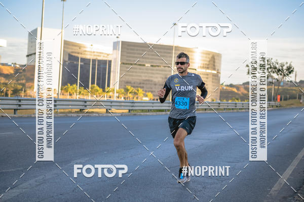 Buy your photos of the eventMaratona e Meia Maratona das Gerais on Fotop