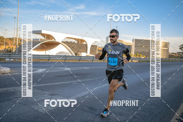 Buy your photos of the eventMaratona e Meia Maratona das Gerais on Fotop