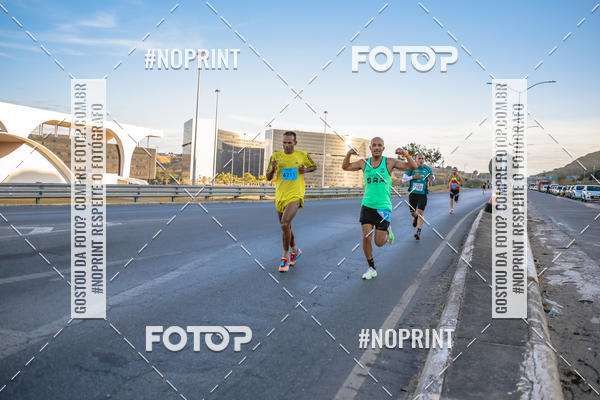 Buy your photos of the eventMaratona e Meia Maratona das Gerais on Fotop