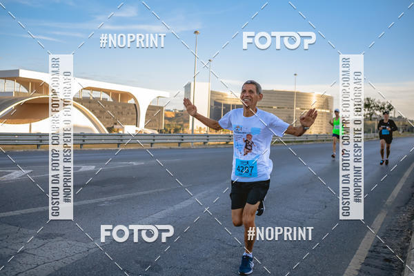 Buy your photos of the eventMaratona e Meia Maratona das Gerais on Fotop