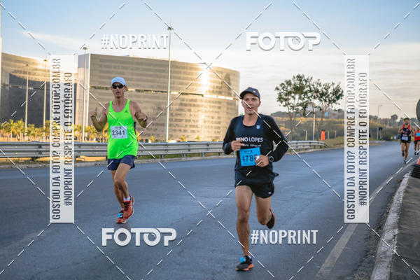 Buy your photos of the eventMaratona e Meia Maratona das Gerais on Fotop
