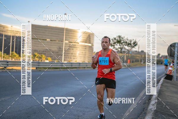 Buy your photos of the eventMaratona e Meia Maratona das Gerais on Fotop
