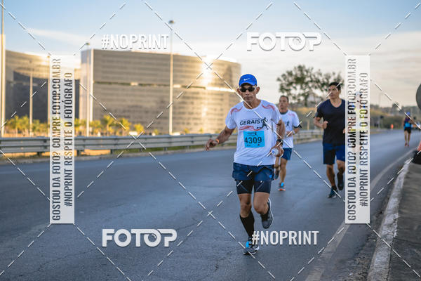 Buy your photos of the eventMaratona e Meia Maratona das Gerais on Fotop