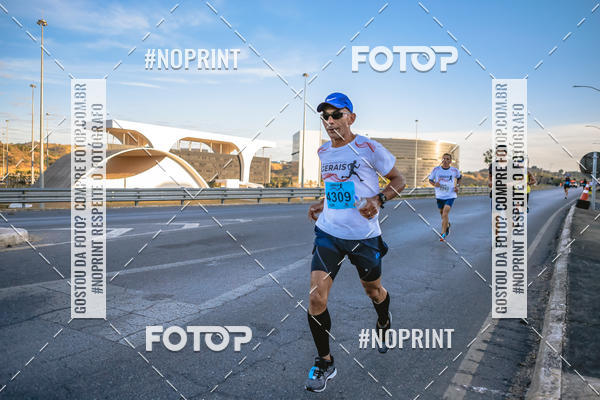Buy your photos of the eventMaratona e Meia Maratona das Gerais on Fotop