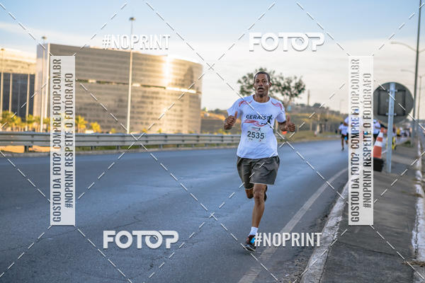 Buy your photos of the eventMaratona e Meia Maratona das Gerais on Fotop