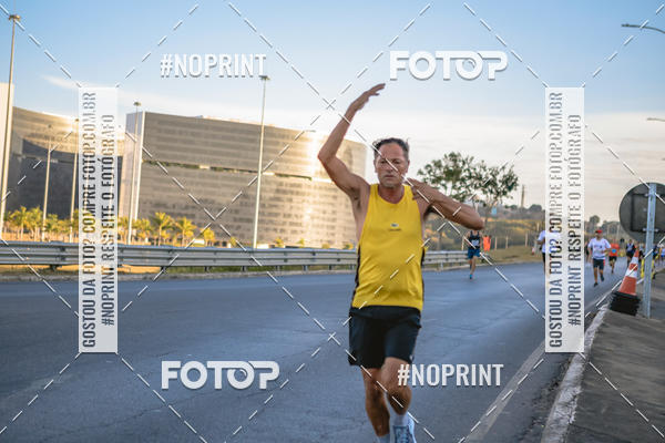 Buy your photos of the eventMaratona e Meia Maratona das Gerais on Fotop