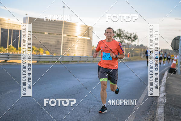Buy your photos of the eventMaratona e Meia Maratona das Gerais on Fotop