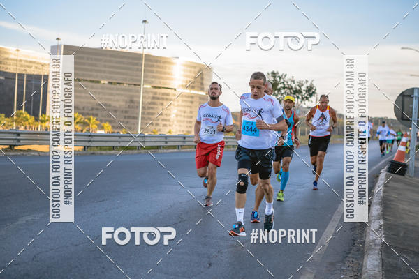 Buy your photos of the eventMaratona e Meia Maratona das Gerais on Fotop