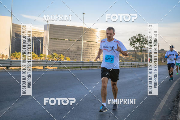 Buy your photos of the eventMaratona e Meia Maratona das Gerais on Fotop