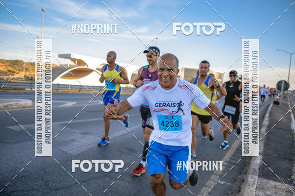Buy your photos of the eventMaratona e Meia Maratona das Gerais on Fotop