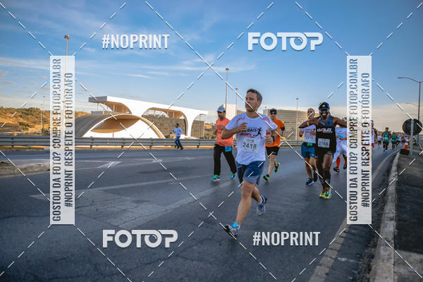 Buy your photos of the eventMaratona e Meia Maratona das Gerais on Fotop