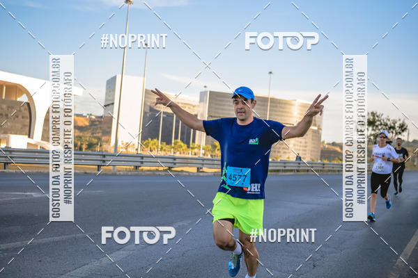 Buy your photos of the eventMaratona e Meia Maratona das Gerais on Fotop
