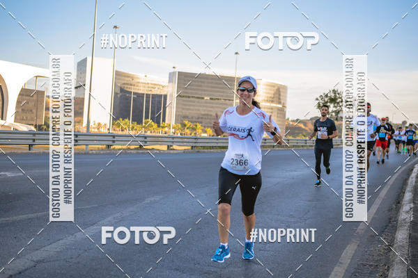 Buy your photos of the eventMaratona e Meia Maratona das Gerais on Fotop