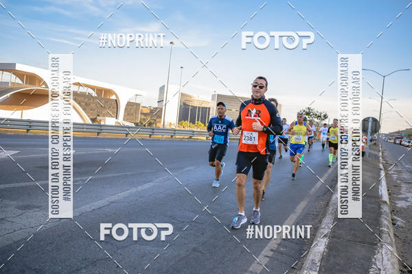 Buy your photos of the eventMaratona e Meia Maratona das Gerais on Fotop