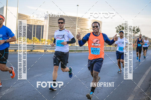 Buy your photos of the eventMaratona e Meia Maratona das Gerais on Fotop