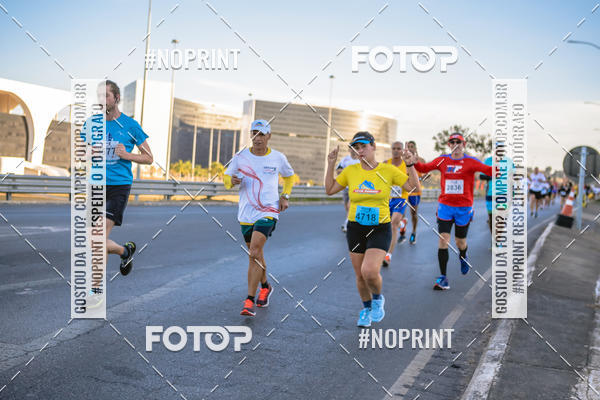 Buy your photos of the eventMaratona e Meia Maratona das Gerais on Fotop