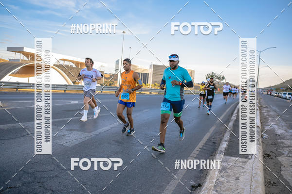 Buy your photos of the eventMaratona e Meia Maratona das Gerais on Fotop