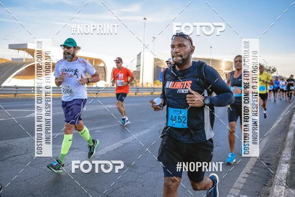 Buy your photos of the eventMaratona e Meia Maratona das Gerais on Fotop