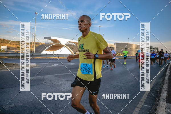 Buy your photos of the eventMaratona e Meia Maratona das Gerais on Fotop