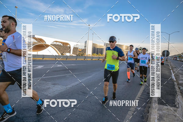 Buy your photos of the eventMaratona e Meia Maratona das Gerais on Fotop