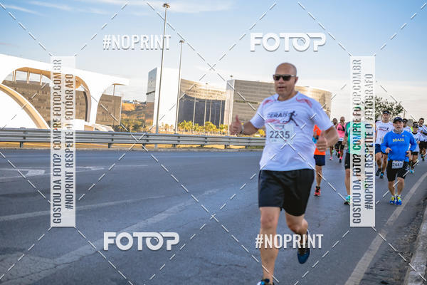 Buy your photos of the eventMaratona e Meia Maratona das Gerais on Fotop