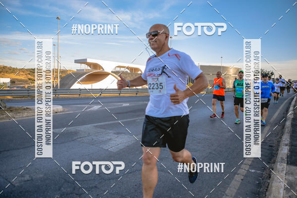 Buy your photos of the eventMaratona e Meia Maratona das Gerais on Fotop