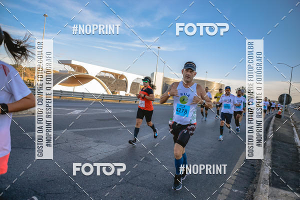 Buy your photos of the eventMaratona e Meia Maratona das Gerais on Fotop