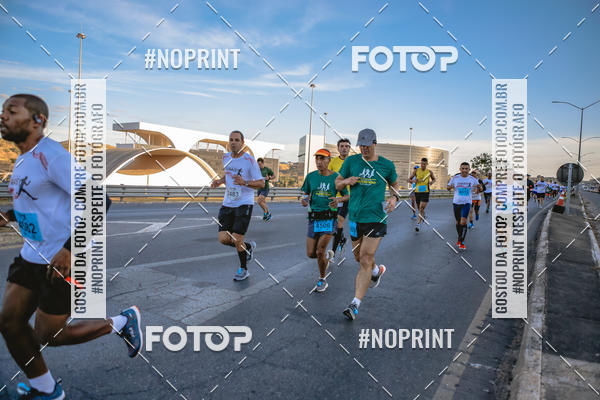 Buy your photos of the eventMaratona e Meia Maratona das Gerais on Fotop