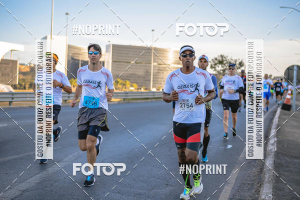 Buy your photos of the eventMaratona e Meia Maratona das Gerais on Fotop