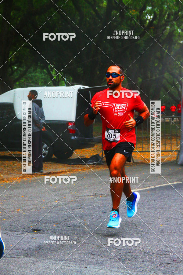 Buy your photos of the eventSantander Track&Field Run Series - Amigo de Valor on Fotop