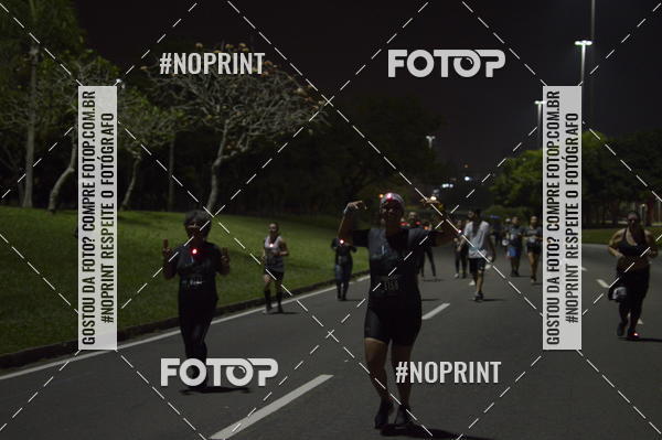 Buy your photos of the eventNight Run 2019 - Pop - Rio de Janeiro on Fotop