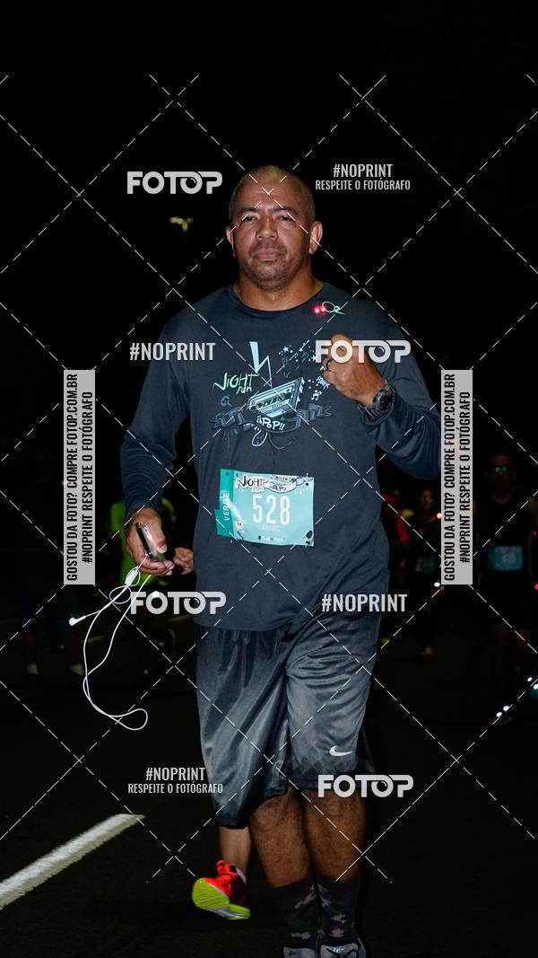 Buy your photos of the eventNight Run 2019 - Pop - Rio de Janeiro on Fotop