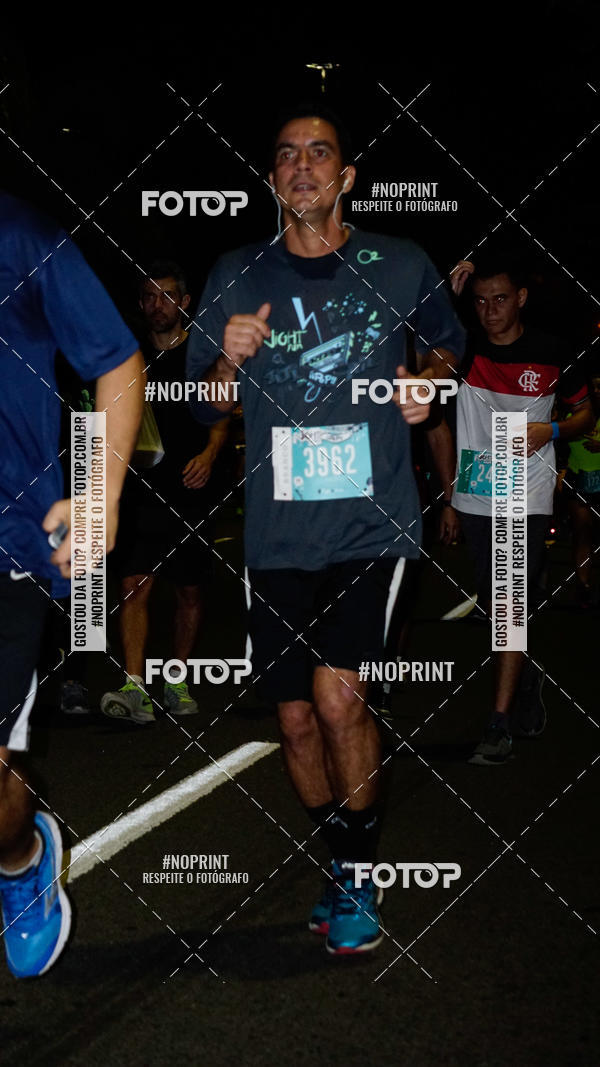 Buy your photos of the eventNight Run 2019 - Pop - Rio de Janeiro on Fotop