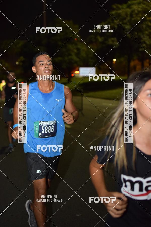 Buy your photos of the eventNight Run 2019 - Pop - Rio de Janeiro on Fotop