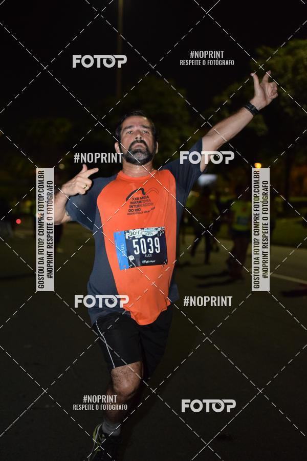 Buy your photos of the eventNight Run 2019 - Pop - Rio de Janeiro on Fotop
