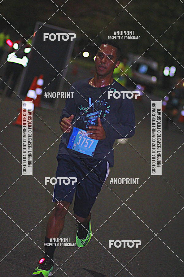 Buy your photos of the eventNight Run 2019 - Pop - Rio de Janeiro on Fotop