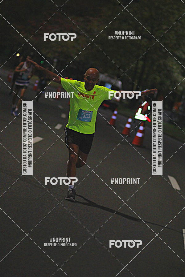 Buy your photos of the eventNight Run 2019 - Pop - Rio de Janeiro on Fotop