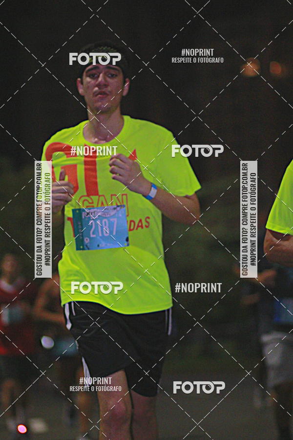 Buy your photos of the eventNight Run 2019 - Pop - Rio de Janeiro on Fotop