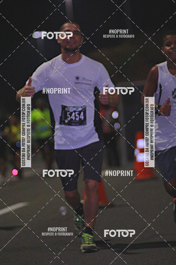 Buy your photos of the eventNight Run 2019 - Pop - Rio de Janeiro on Fotop
