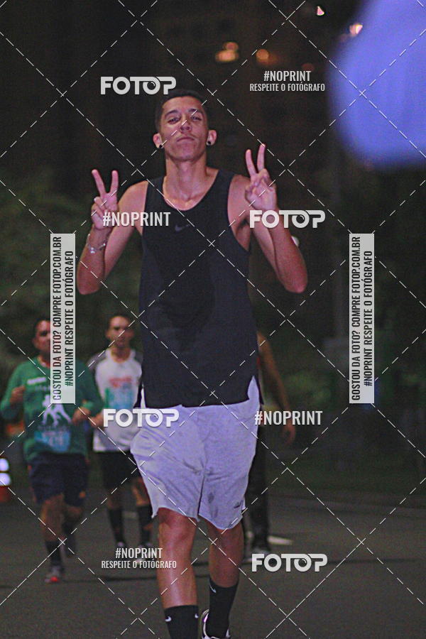 Buy your photos of the eventNight Run 2019 - Pop - Rio de Janeiro on Fotop