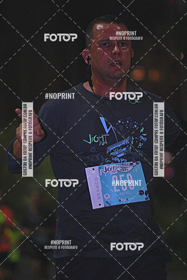 Buy your photos of the eventNight Run 2019 - Pop - Rio de Janeiro on Fotop