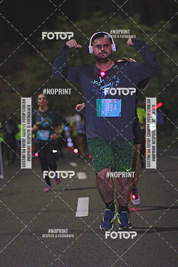 Buy your photos of the eventNight Run 2019 - Pop - Rio de Janeiro on Fotop