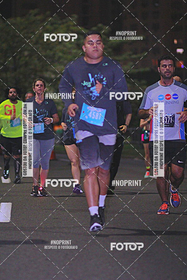 Buy your photos of the eventNight Run 2019 - Pop - Rio de Janeiro on Fotop