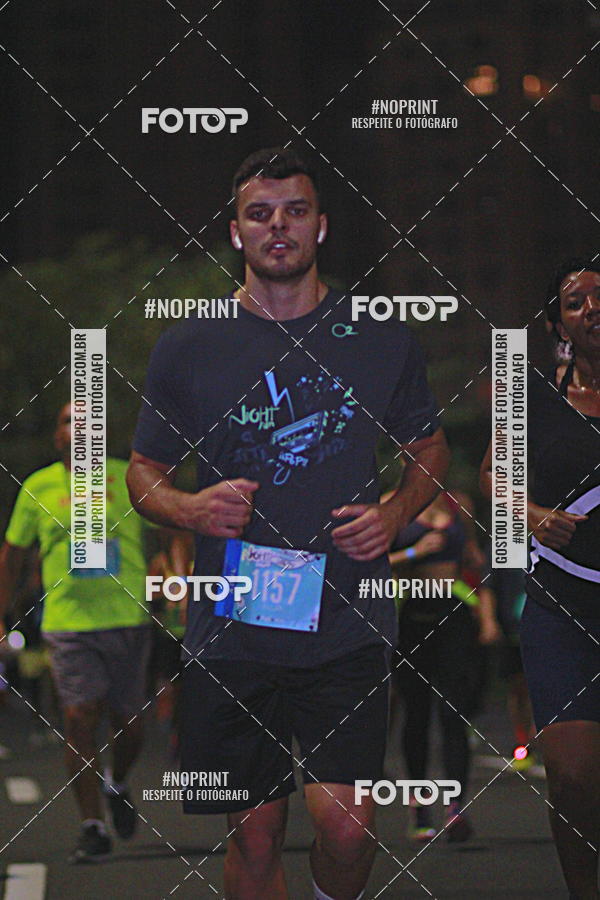 Buy your photos of the eventNight Run 2019 - Pop - Rio de Janeiro on Fotop