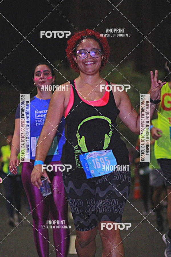 Buy your photos of the eventNight Run 2019 - Pop - Rio de Janeiro on Fotop