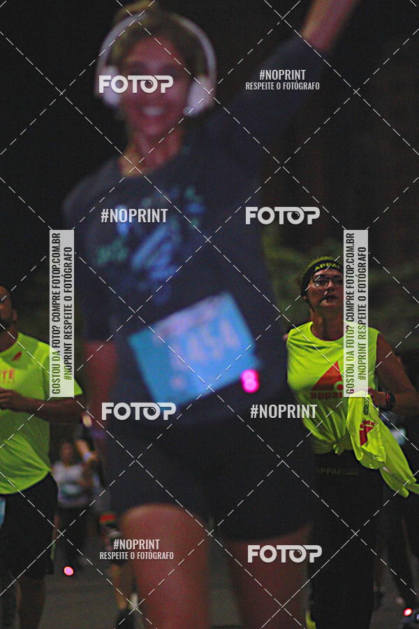 Buy your photos of the eventNight Run 2019 - Pop - Rio de Janeiro on Fotop