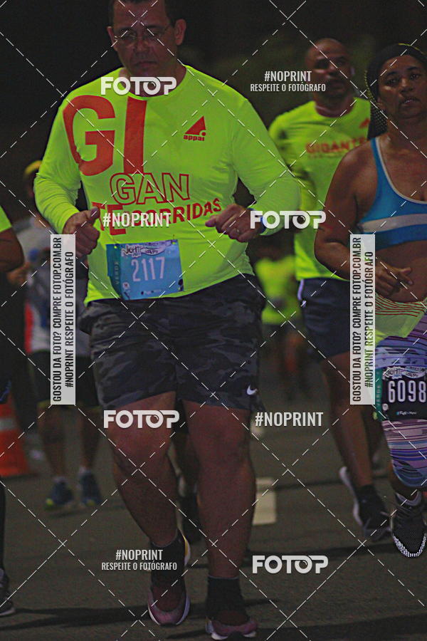Buy your photos of the eventNight Run 2019 - Pop - Rio de Janeiro on Fotop