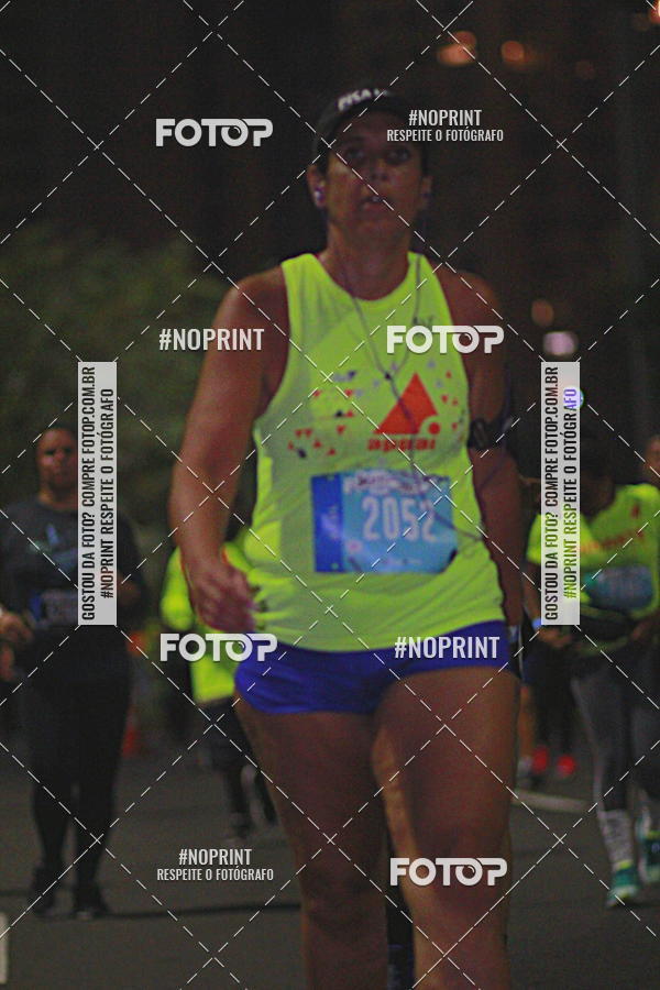 Buy your photos of the eventNight Run 2019 - Pop - Rio de Janeiro on Fotop
