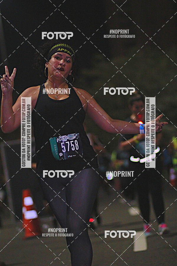 Buy your photos of the eventNight Run 2019 - Pop - Rio de Janeiro on Fotop