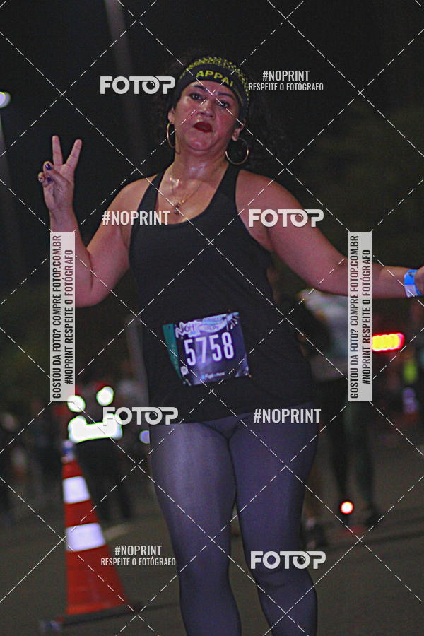 Buy your photos of the eventNight Run 2019 - Pop - Rio de Janeiro on Fotop